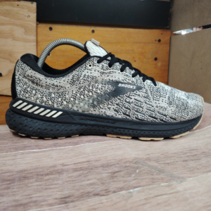 Brooks Man Adrenaline GTS 21 running. Talla 9