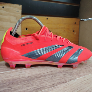 Tacos De futbol Adidas Predator Elite FG.