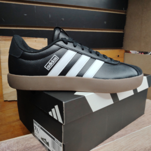 Adidas VL Court 3.0 shoe. Talla 7.5, 25.5cm