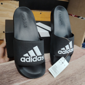 Adidas Adilette Comfort slides. Talla 25cm y 29cm