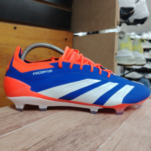 Tacos Adidas Predator Elite FG.