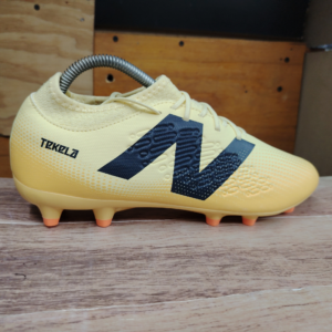 Tacos De Futbol New Balance. Talla 9, 27cm