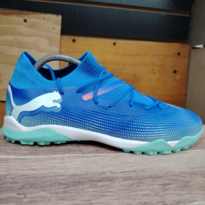 Tacos Futsal PUMA Future 7 Match TT. Talla 9.5, 27.5cm