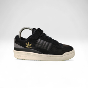 Adidas Forum 84 Low Black Suede.