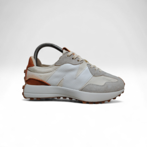 New Balance 327.