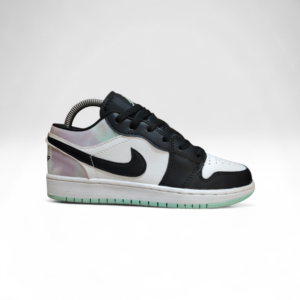 Nike Air Jordan 1 Low.