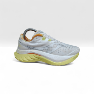 Saucony Endorphin Speed 4 running.