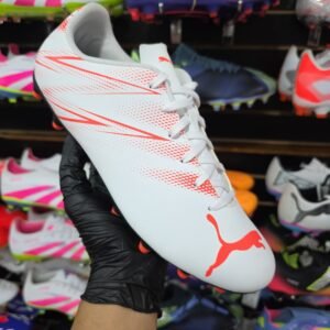 Puma Attacanto FG/AG. Tacos de futbol. Talla 10, 28cm.