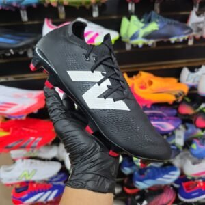 New Balance Furon Pro V7. Tacos de futbol. Talla 7, 25cm.