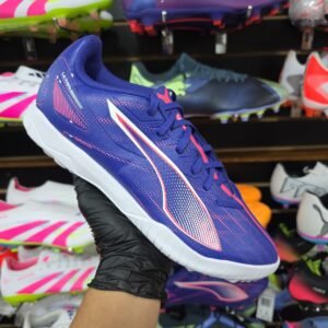 PUMA Ultra 5 Play. Taco de futbol sala. Talla 8, 26cm.