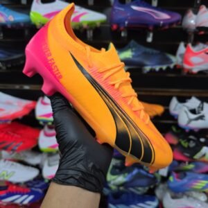 PUMA Ultra Ultimate FG/AG Tacos defutbol. Talla 9, 27cm