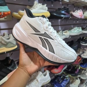 Reebok Basketball Shoes. Talla 6.5 24.5cm