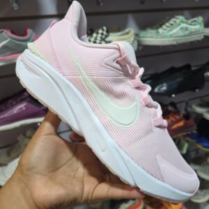 Nike Star Runner 4. Talla 7 25cm.