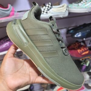 Adidas Racer TR23. Talla 7, 25cm.