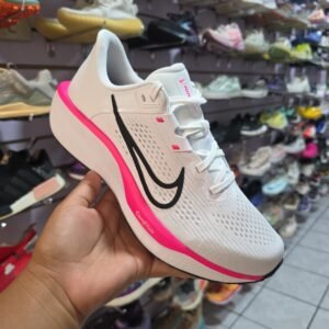 Nike Quest 6. Talla 8 25cm.