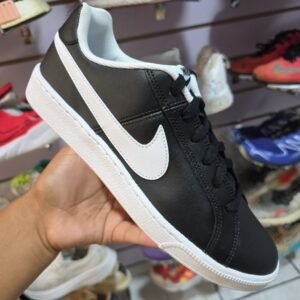 Nike Court Royale. Talla 8.5 26.5cm