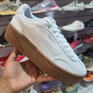 Puma Club II Era Platform. Talla 8.5 25cm.