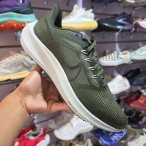 Nike Air Zoom Pegasus. Talla 10.5, 28.5cm.