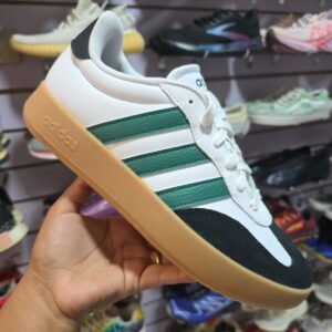 Adidas Barreda. Talla 9.5, 27.5cm.