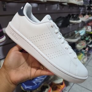 adidas Advantage. Talla 8, 26cm.