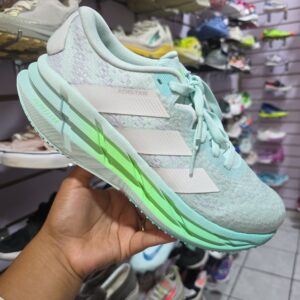 Adidas Adistar 4 running. Talla 8, 25cm.