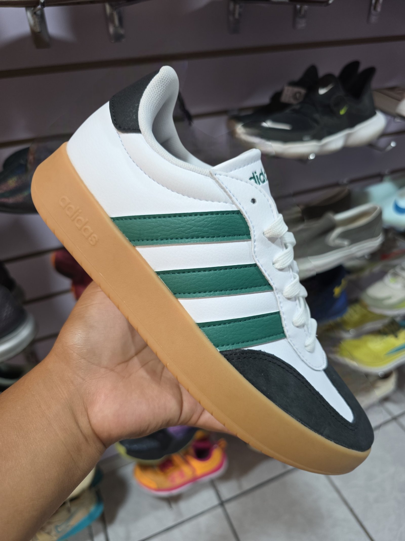 Adidas Barreda. Talla 9, 27cm. (Nuevo Americano)