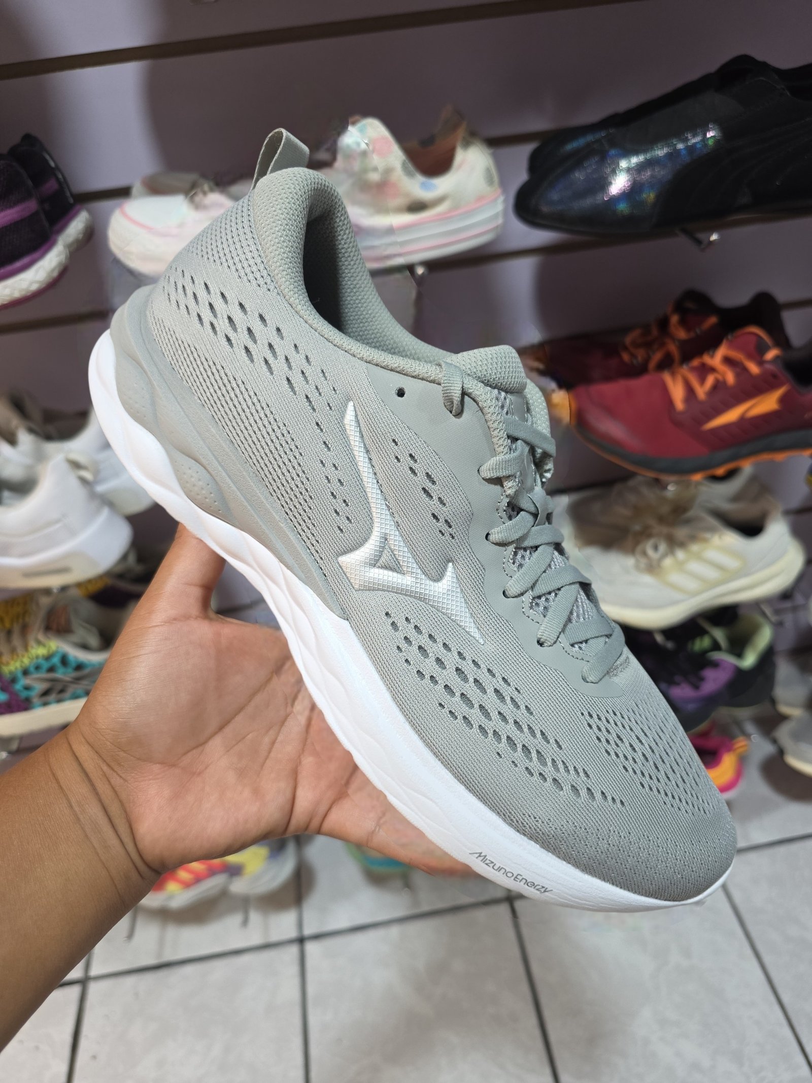 Mizuno. Talla 10, 28cm. (nuevo Americano)