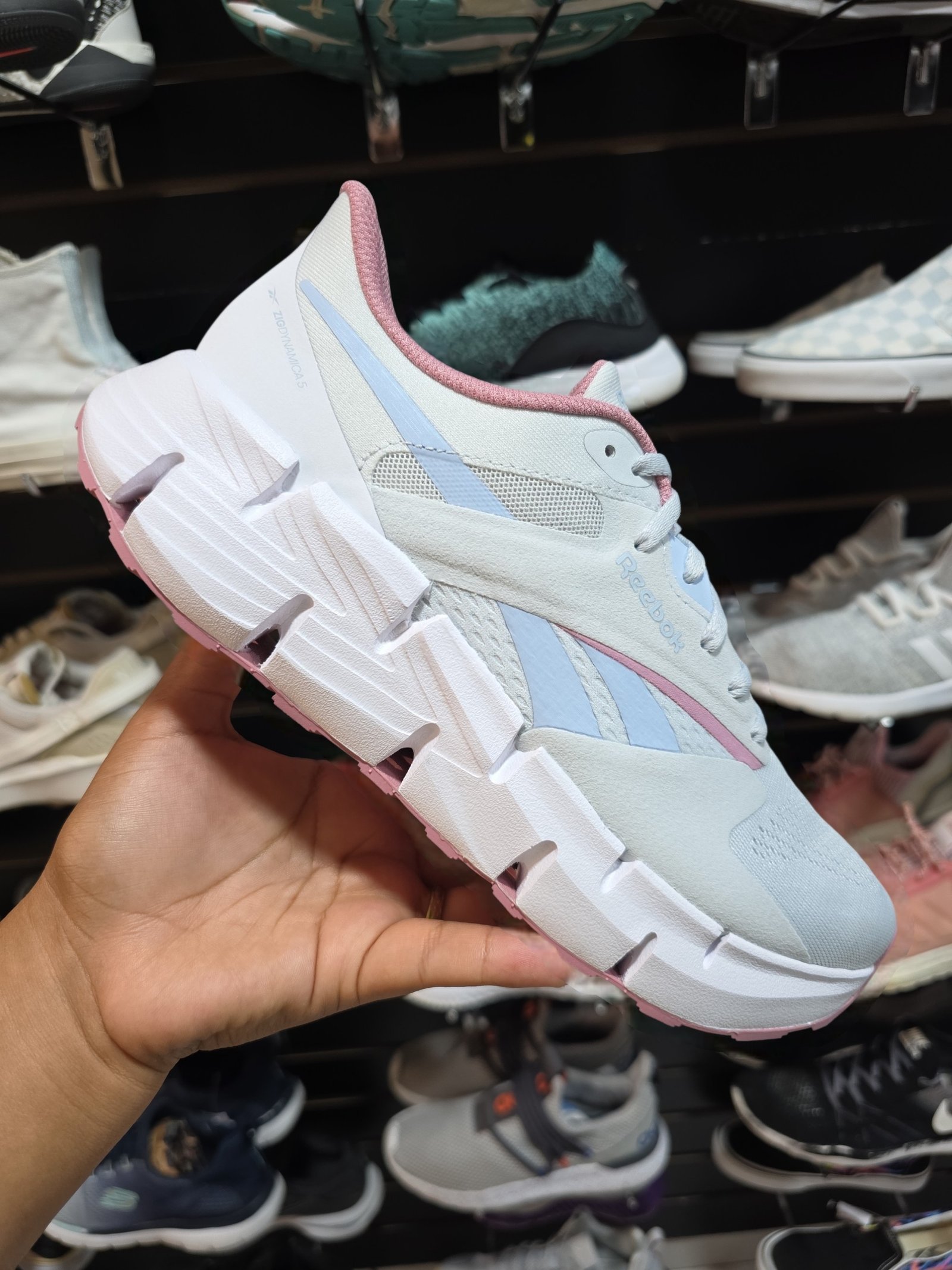 Reebok Zig Dynamica 5. Talla 8.5 25.5cm. (Nuevo Americano)